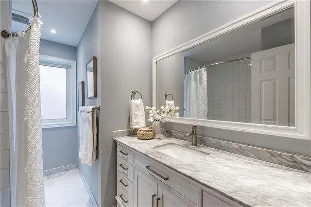 Additional property image - 5116 OAKLEY Dr