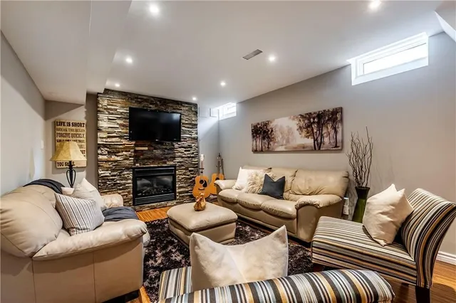 Additional property image - 5116 OAKLEY Dr