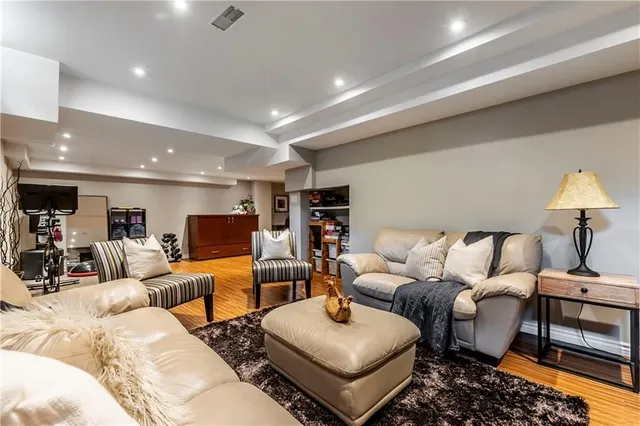 Additional property image - 5116 OAKLEY Dr