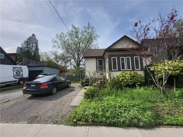 Additional property image - 321 CHARLTON Ave
