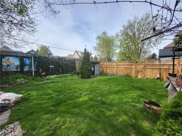 Additional property image - 321 CHARLTON Ave