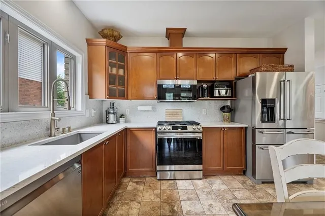 Additional property image - 575 STONEHENGE Dr