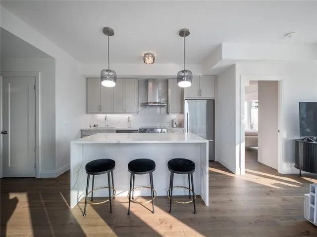Additional property image - 500 BROCK Ave Unit 302