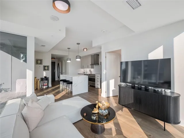 Additional property image - 500 BROCK Ave Unit 302