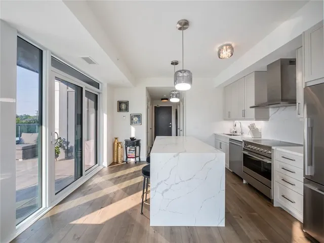 Additional property image - 500 BROCK Ave Unit 302