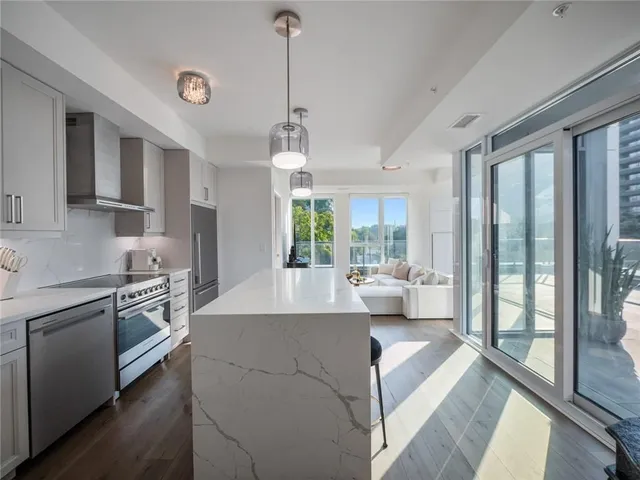 Additional property image - 500 BROCK Ave Unit 302