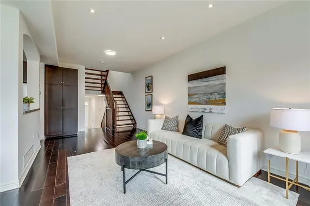 Additional property image - 105 HIGHGATE Dr