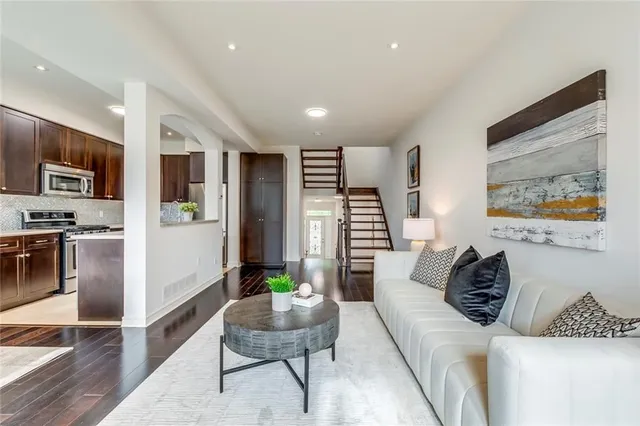 Additional property image - 105 HIGHGATE Dr