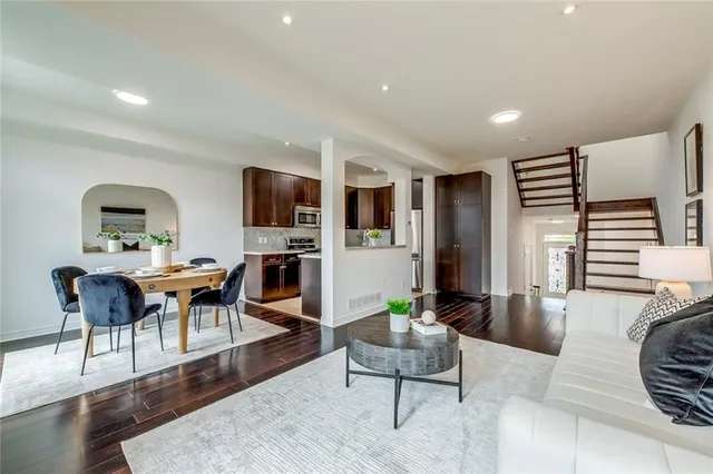 Additional property image - 105 HIGHGATE Dr
