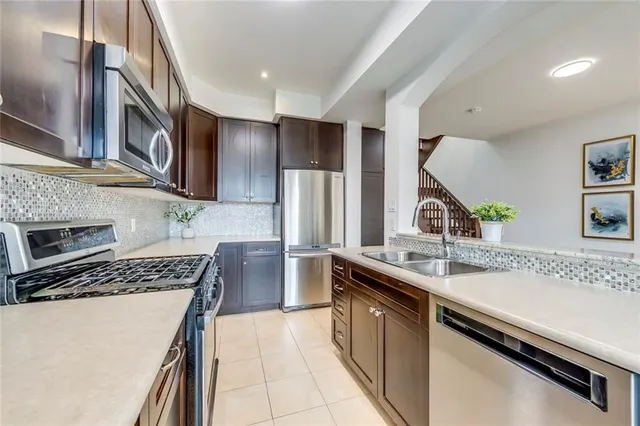Additional property image - 105 HIGHGATE Dr