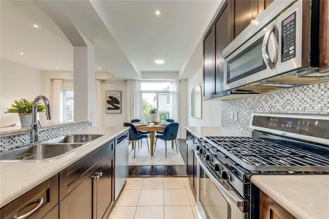 Additional property image - 105 HIGHGATE Dr