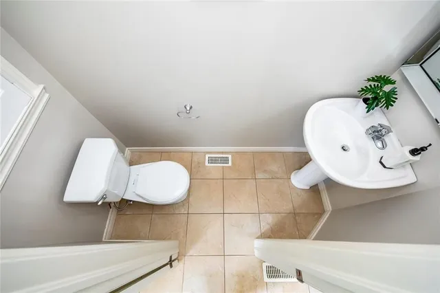Additional property image - 105 HIGHGATE Dr
