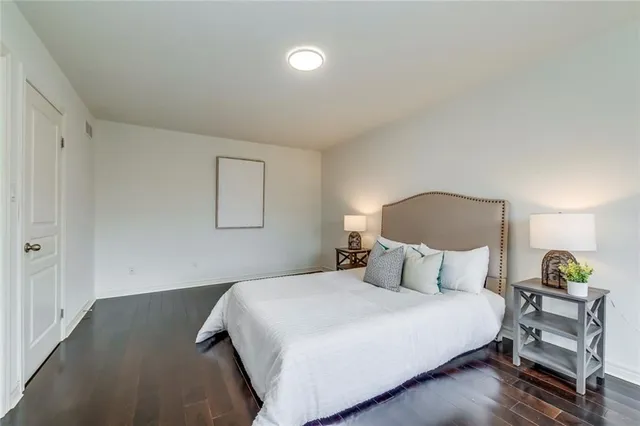 Additional property image - 105 HIGHGATE Dr