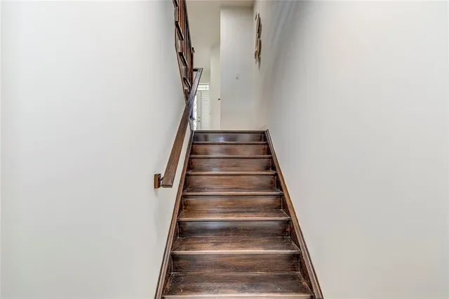 Additional property image - 105 HIGHGATE Dr