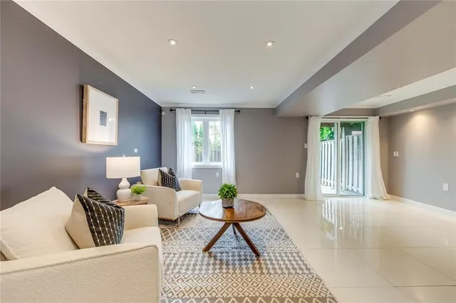 Additional property image - 105 HIGHGATE Dr