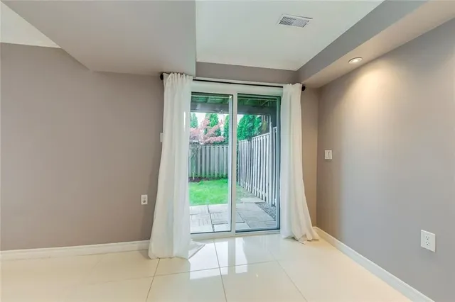 Additional property image - 105 HIGHGATE Dr