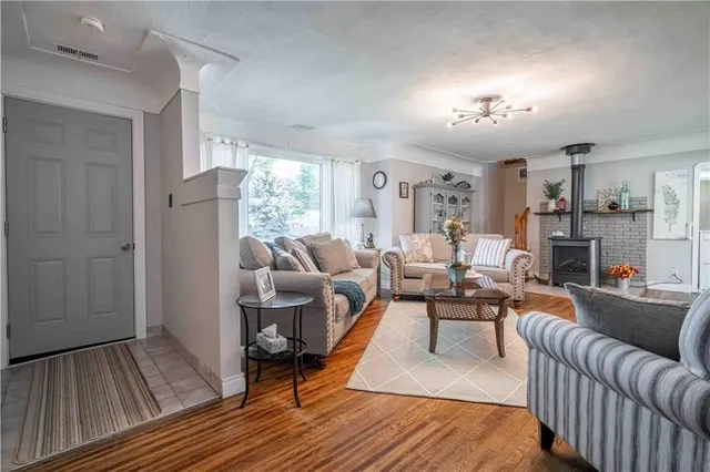 Additional property image - 329 MARGARET Ave