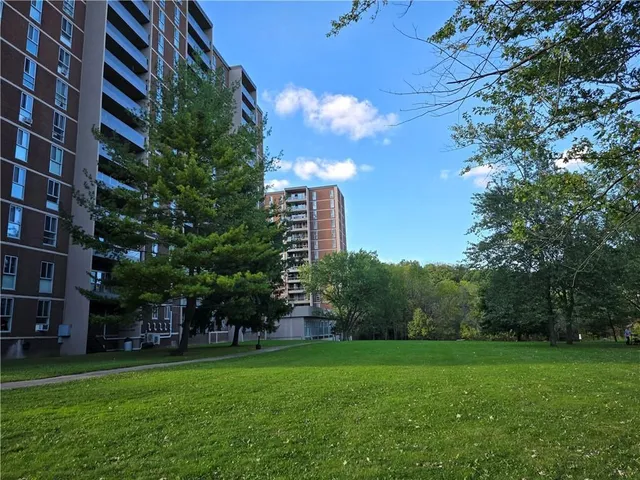 Additional property image - 1966 MAIN St Unit 504