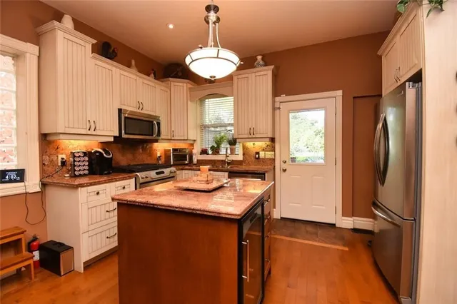 Additional property image - 152 HOMEWOOD Ave