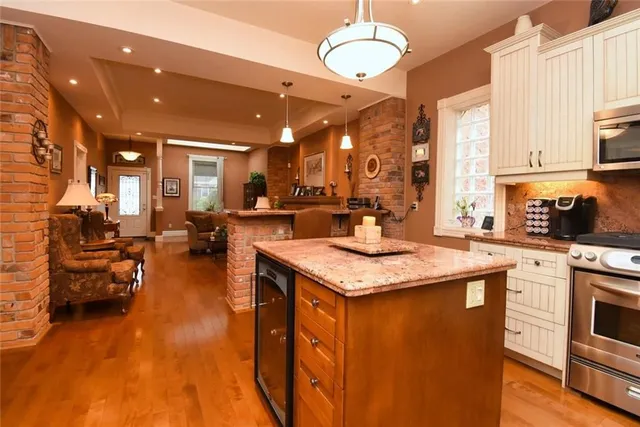 Additional property image - 152 HOMEWOOD Ave