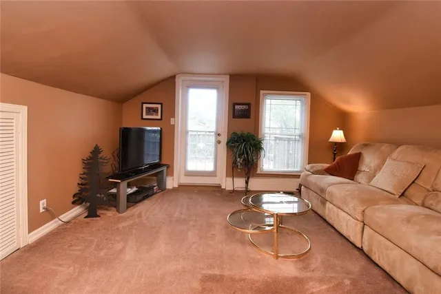 Additional property image - 152 HOMEWOOD Ave