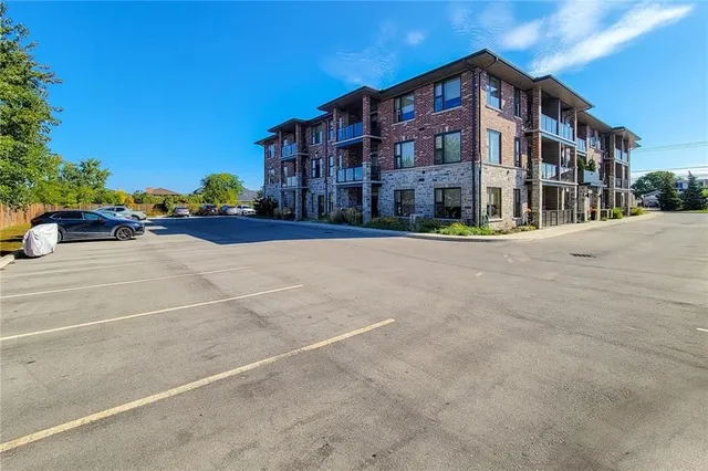 Additional property image - 257 MILLEN Rd Unit 102