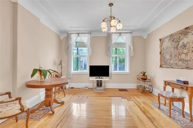 Additional property image - 260 BAY St