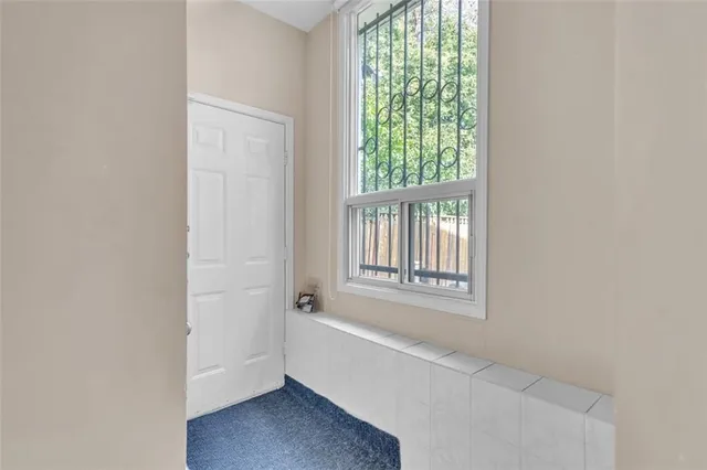 Additional property image - 260 BAY St