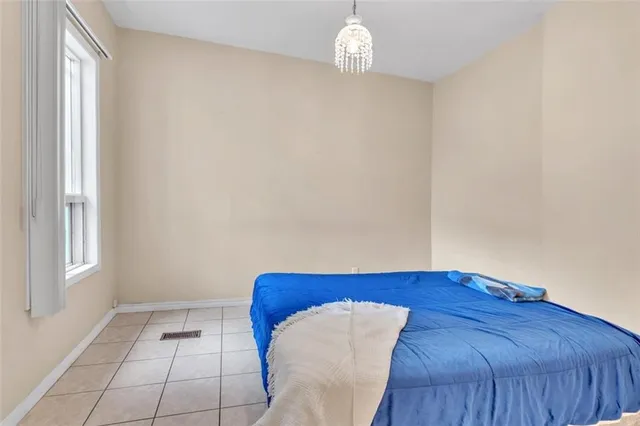 Additional property image - 260 BAY St