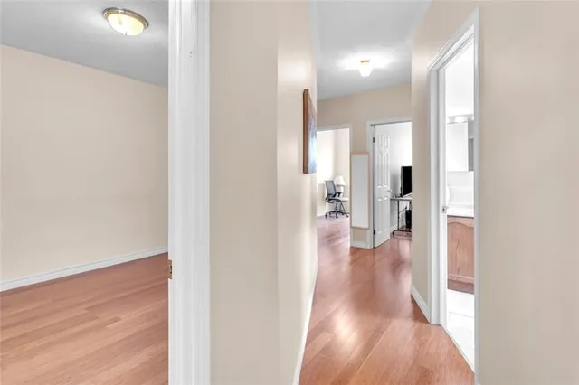 Additional property image - 260 BAY St