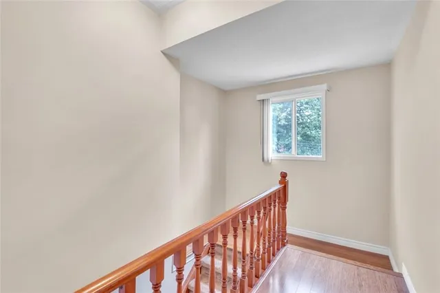 Additional property image - 260 BAY St