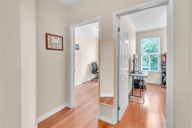 Additional property image - 260 BAY St