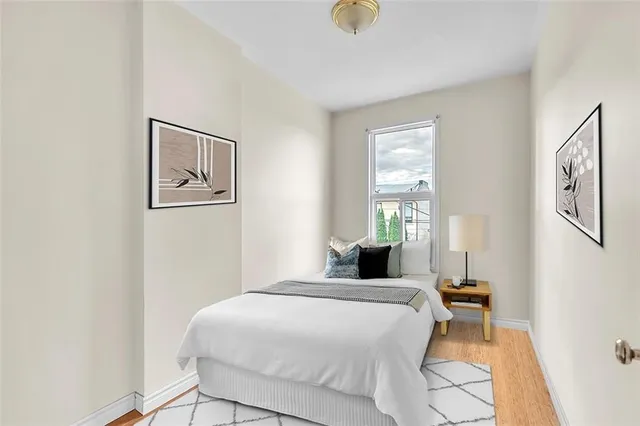 Additional property image - 260 BAY St