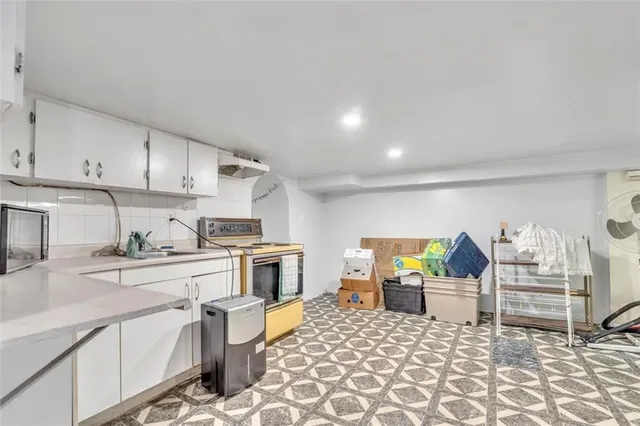 Additional property image - 260 BAY St