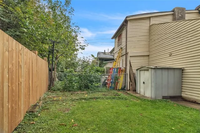 Additional property image - 260 BAY St