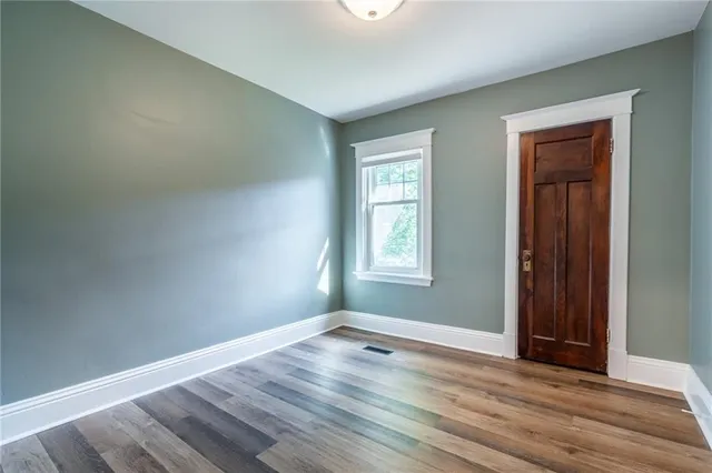 Additional property image - 266 STINSON Cres