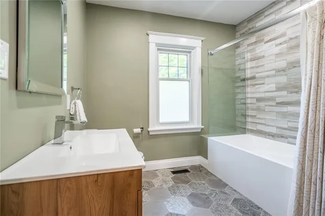 Additional property image - 266 STINSON Cres