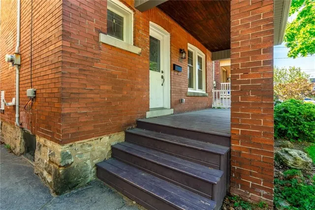 Additional property image - 266 STINSON Cres