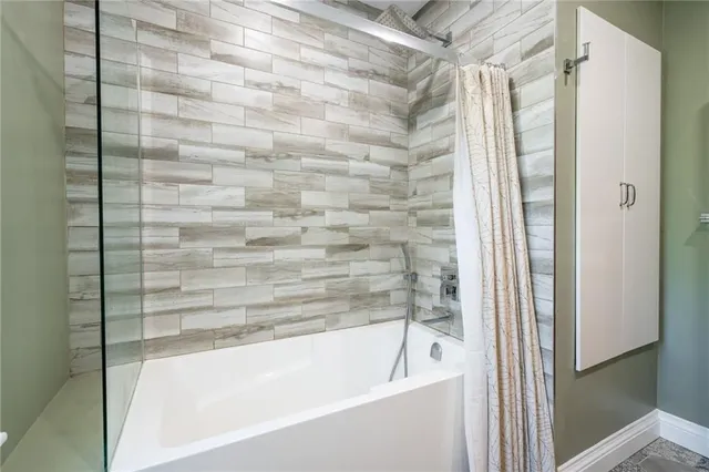 Additional property image - 266 STINSON Cres