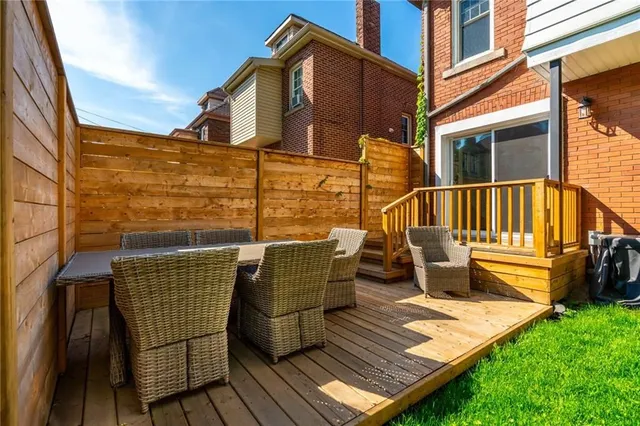 Additional property image - 266 STINSON Cres