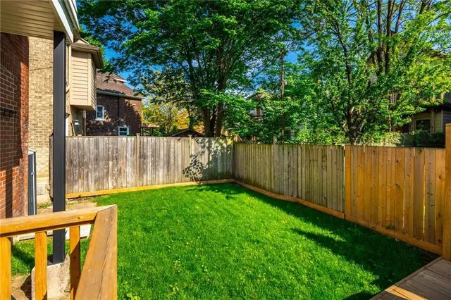 Additional property image - 266 STINSON Cres