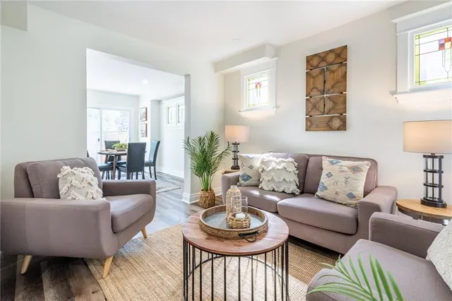 Additional property image - 266 STINSON Cres