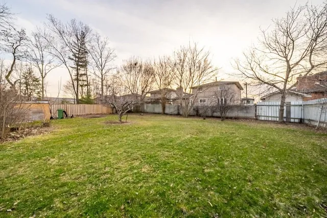 Additional property image - 63 DEERHURST Rd