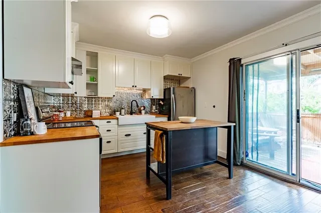 Additional property image - 195 ROSSLYN Ave
