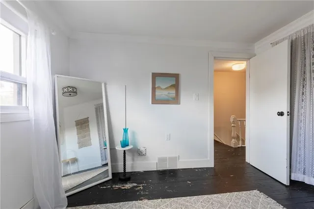 Additional property image - 195 ROSSLYN Ave