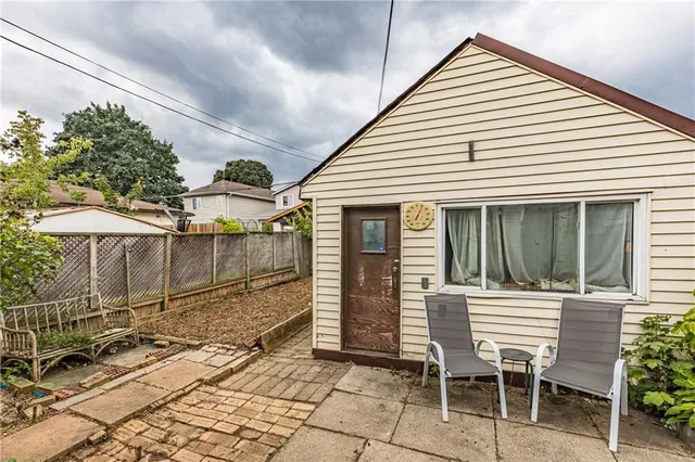 Additional property image - 195 ROSSLYN Ave