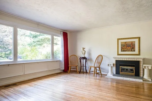 Additional property image - 104 HOSTEIN Dr