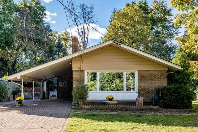 Additional property image - 104 HOSTEIN Dr