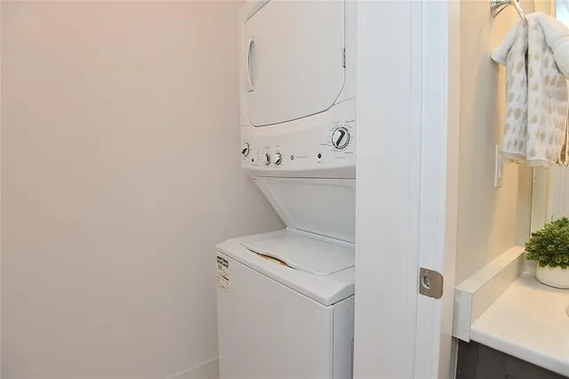 Additional property image - 101 SHOREVIEW Pl Unit 214