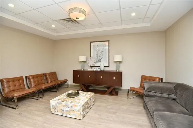 Additional property image - 101 SHOREVIEW Pl Unit 214
